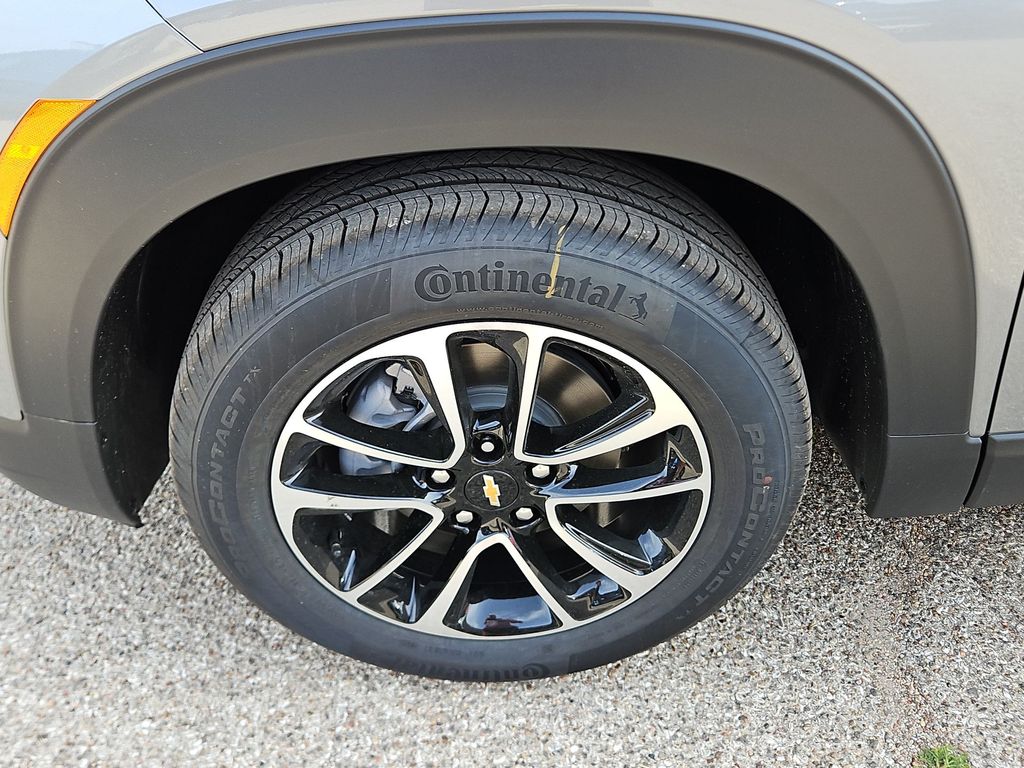 Thumbnail: 2026 Chevrolet TrailBlazer - 8