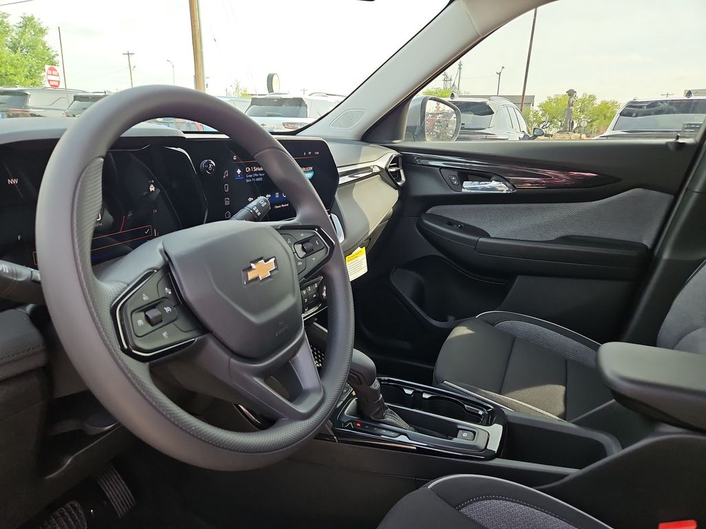 Thumbnail: 2026 Chevrolet TrailBlazer - 2