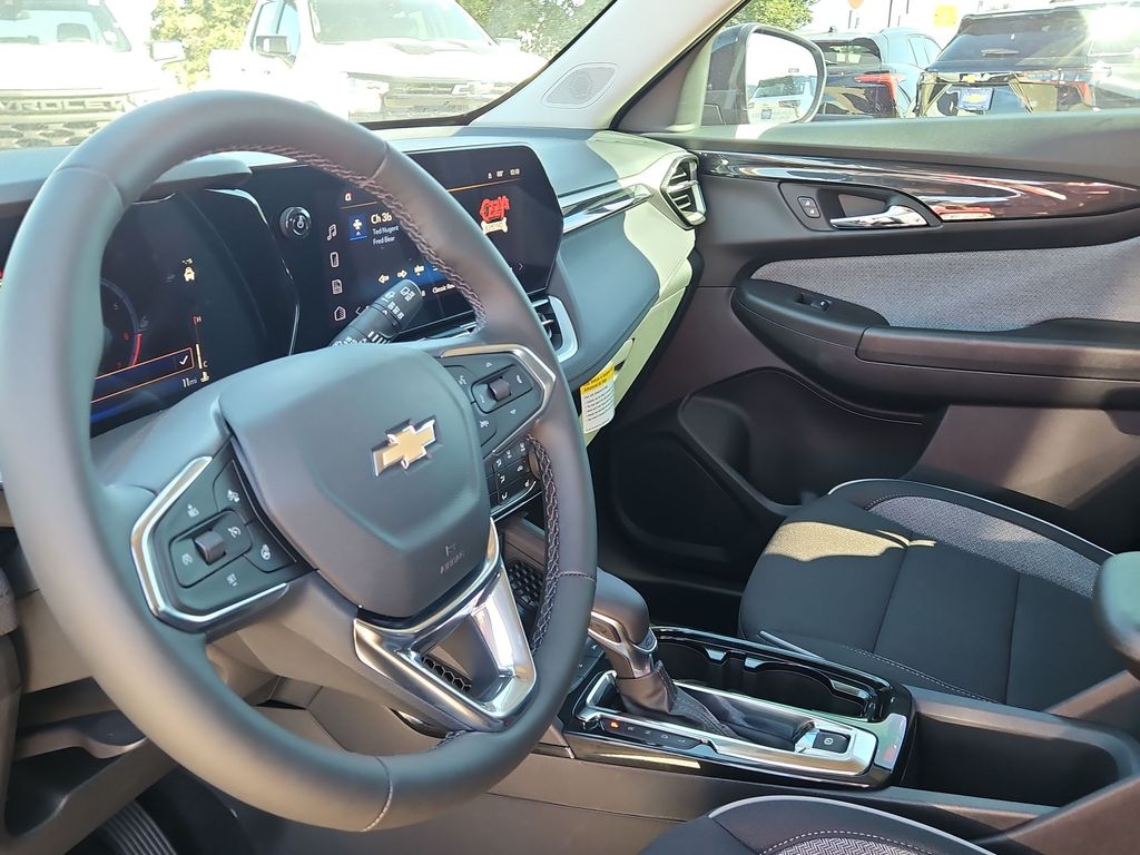 Thumbnail: 2026 Chevrolet TrailBlazer - 2