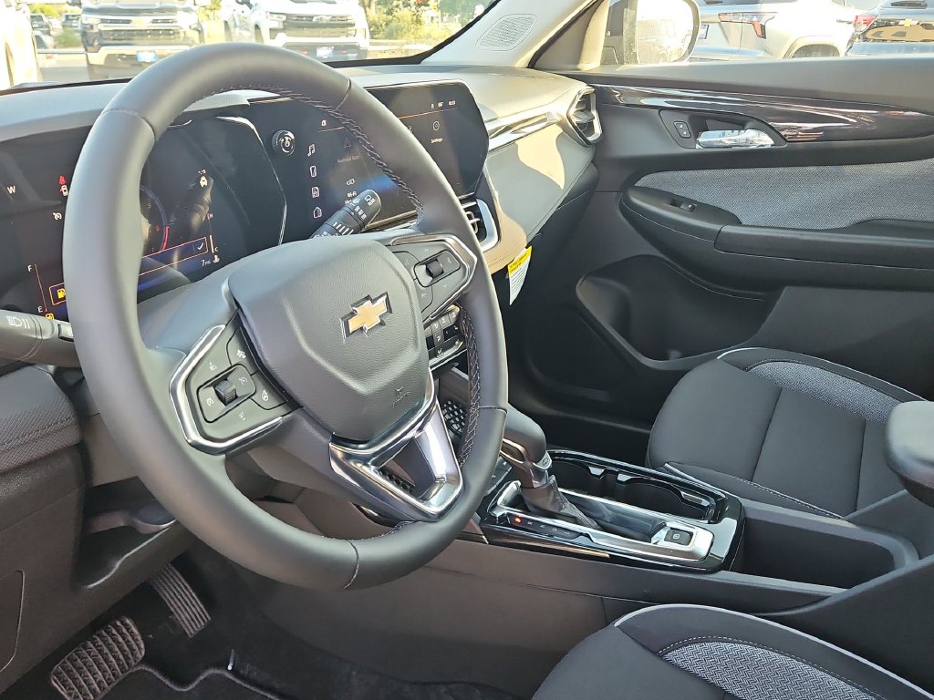 Thumbnail: 2026 Chevrolet TrailBlazer - 2