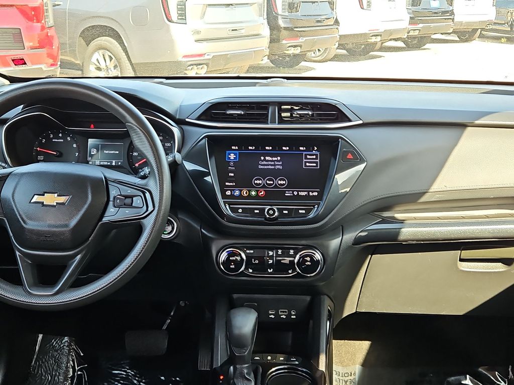 Thumbnail: 2023 Chevrolet TrailBlazer - 9