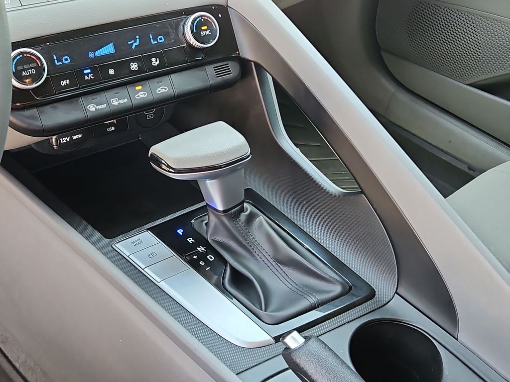 Thumbnail: 2024 Hyundai Elantra - 13
