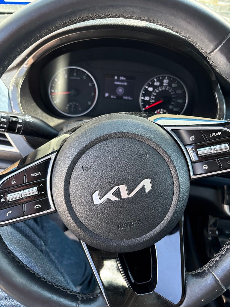 Thumbnail: 2022 Kia Seltos - 9