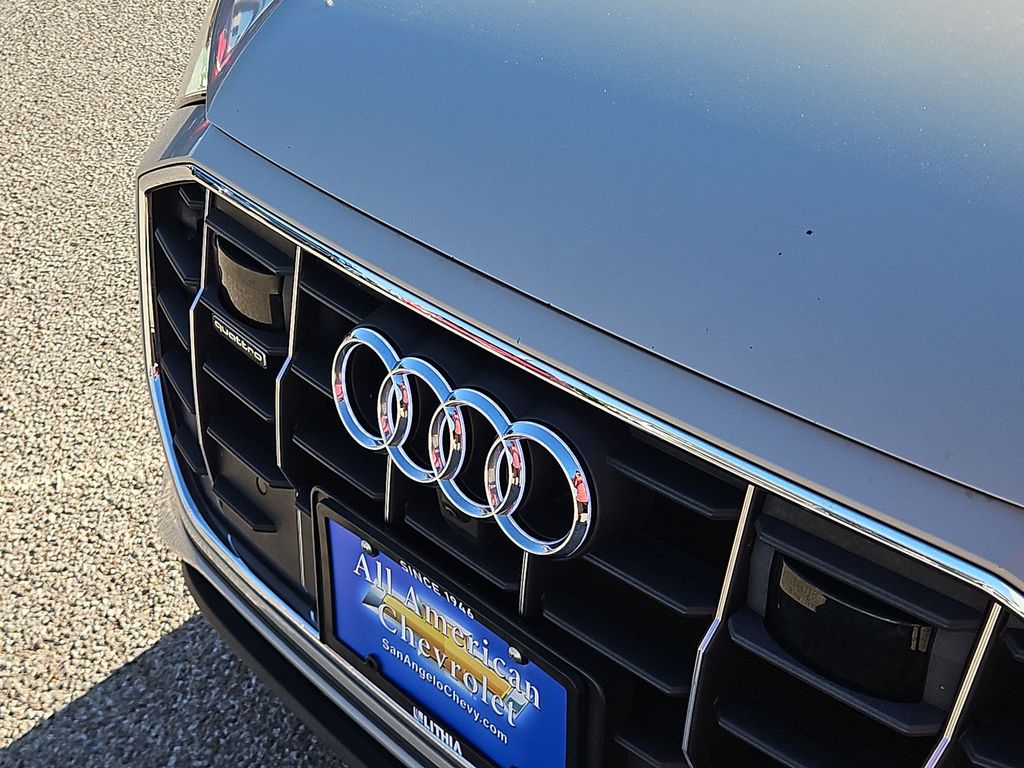 Thumbnail: 2023 Audi Q8 - 7