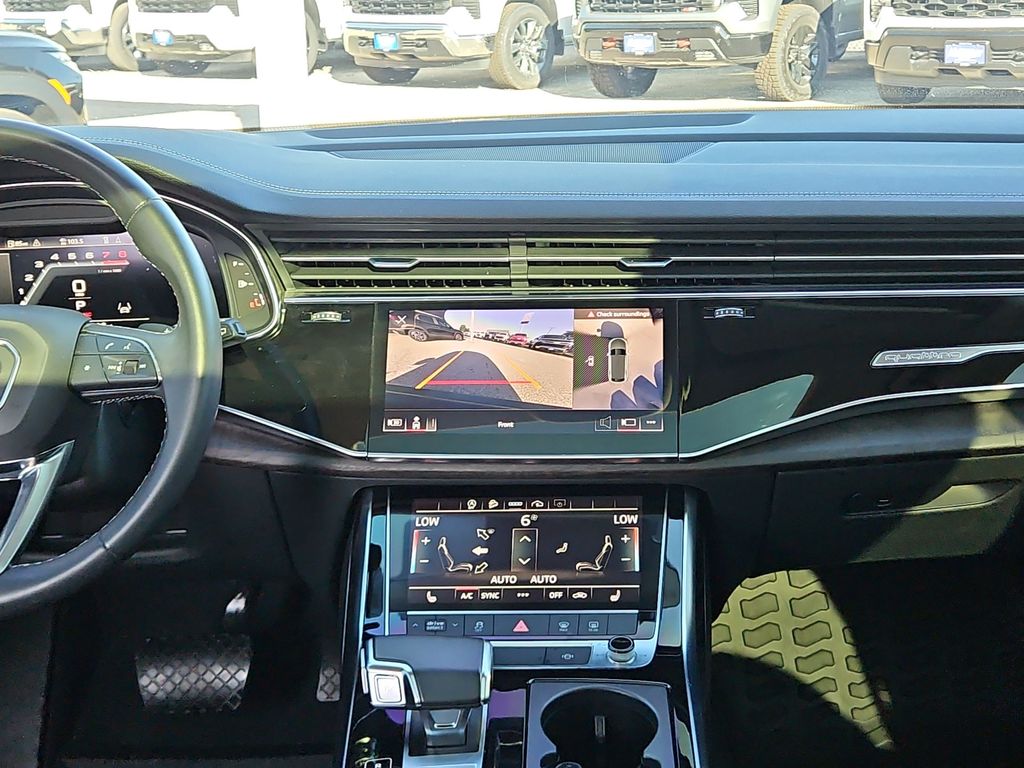 Thumbnail: 2023 Audi Q8 - 9