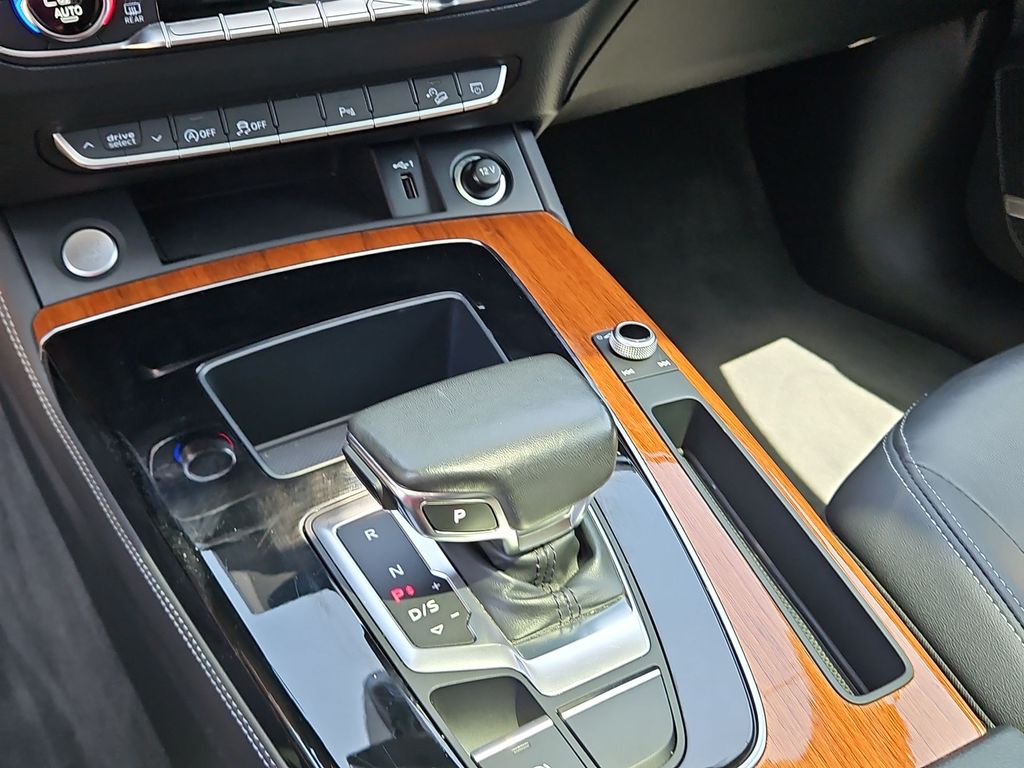 Thumbnail: 2023 Audi Q5 - 12
