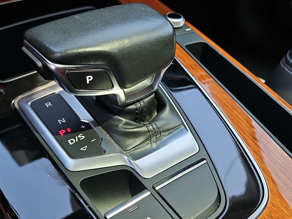 Thumbnail: 2023 Audi Q5 - 21