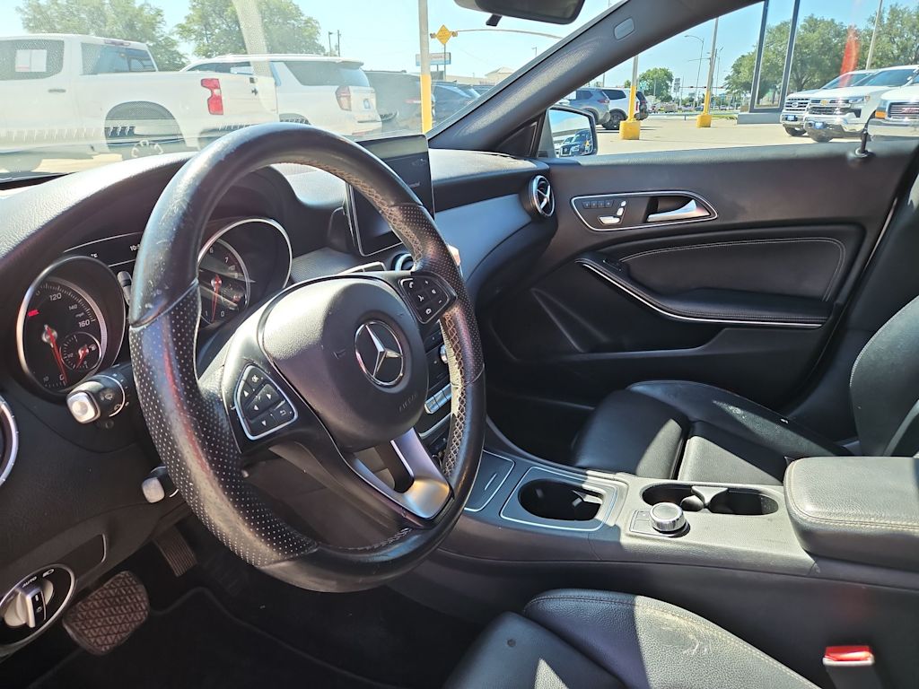 Thumbnail: 2018 Mercedes-Benz CLA - 2
