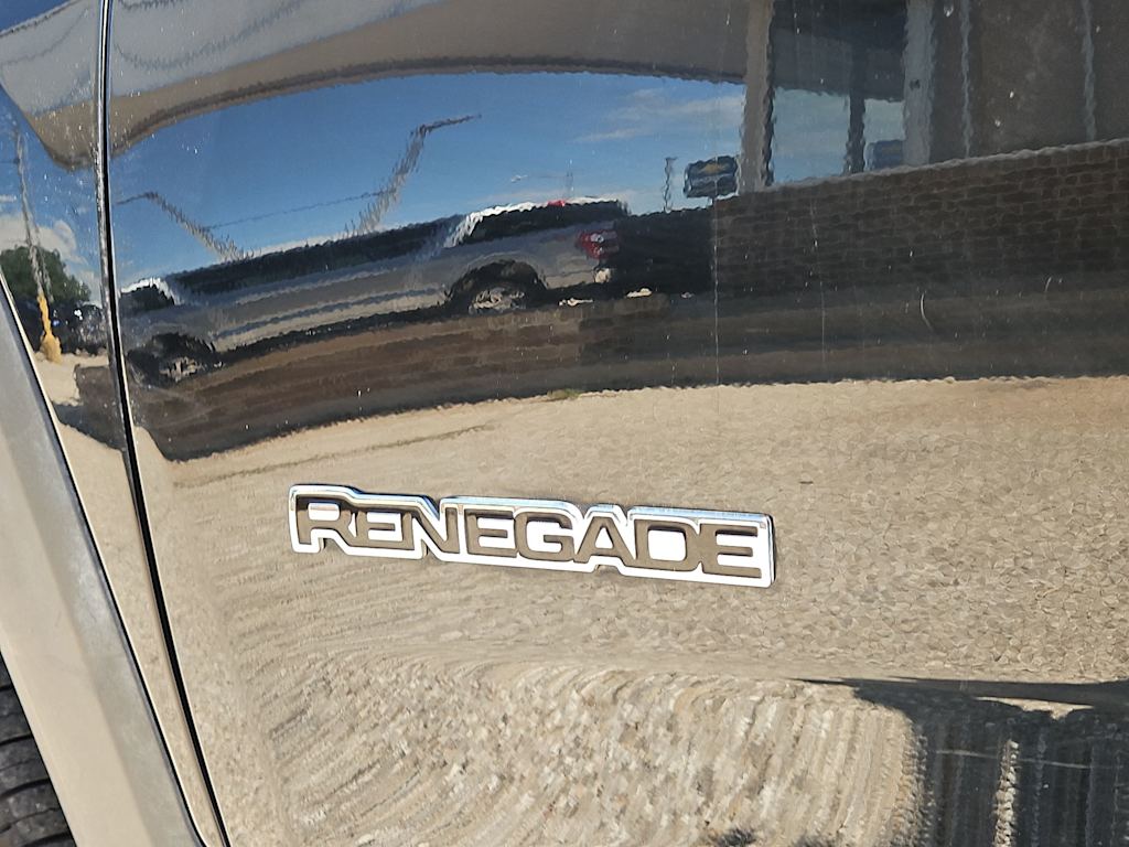 Thumbnail: 2018 Jeep Renegade - 7
