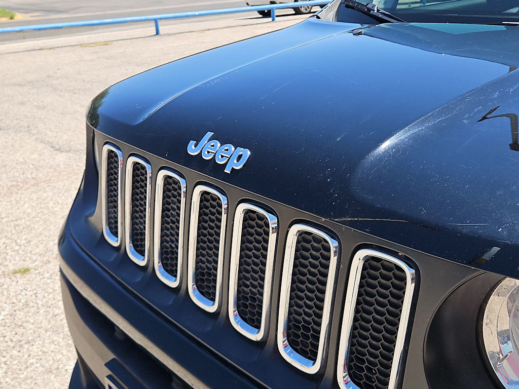 Thumbnail: 2018 Jeep Renegade - 19