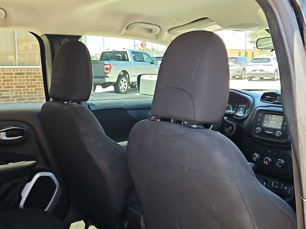 Thumbnail: 2018 Jeep Renegade - 20