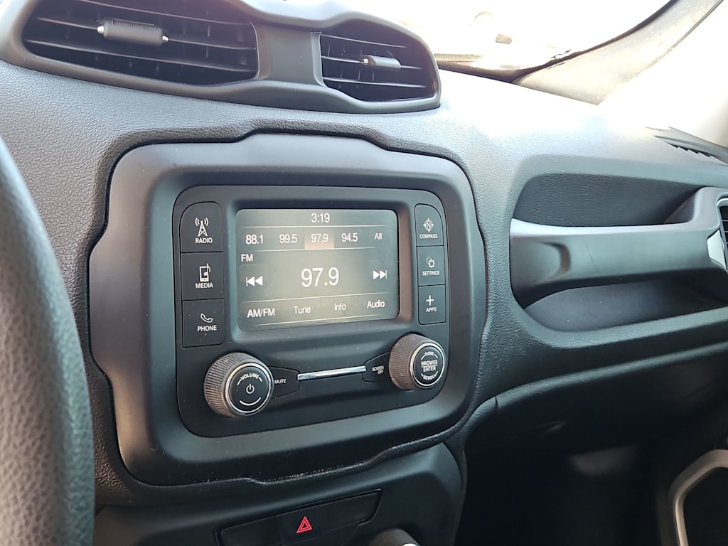 Thumbnail: 2018 Jeep Renegade - 12