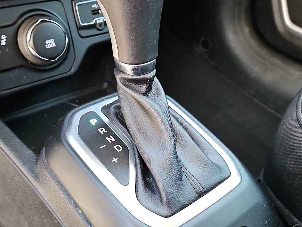 Thumbnail: 2018 Jeep Renegade - 23