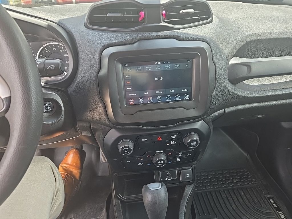 Thumbnail: 2021 Jeep Renegade - 6