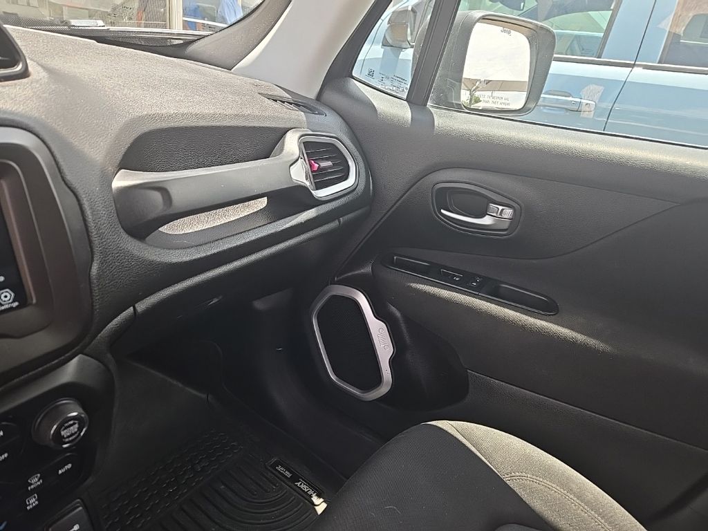 Thumbnail: 2021 Jeep Renegade - 14