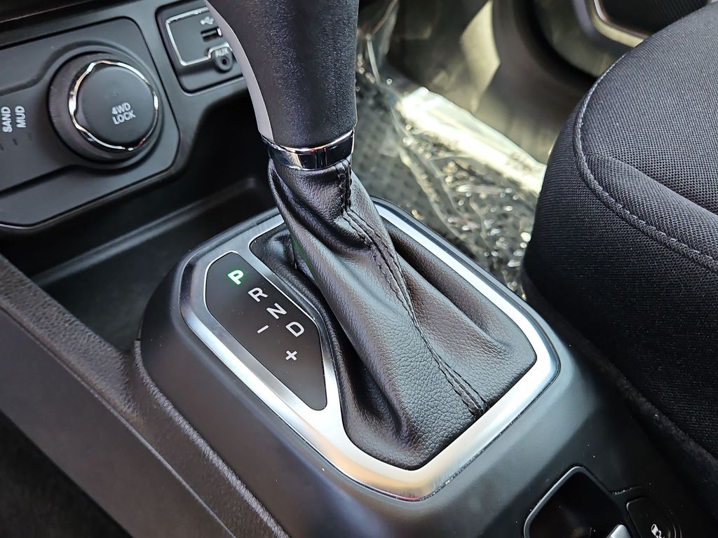 Thumbnail: 2023 Jeep Renegade - 23