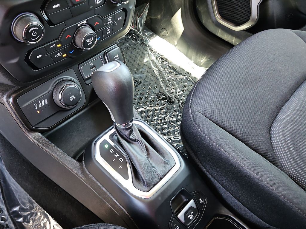 Thumbnail: 2023 Jeep Renegade - 13