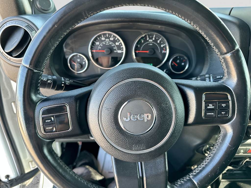Thumbnail: 2013 Jeep Wrangler - 9