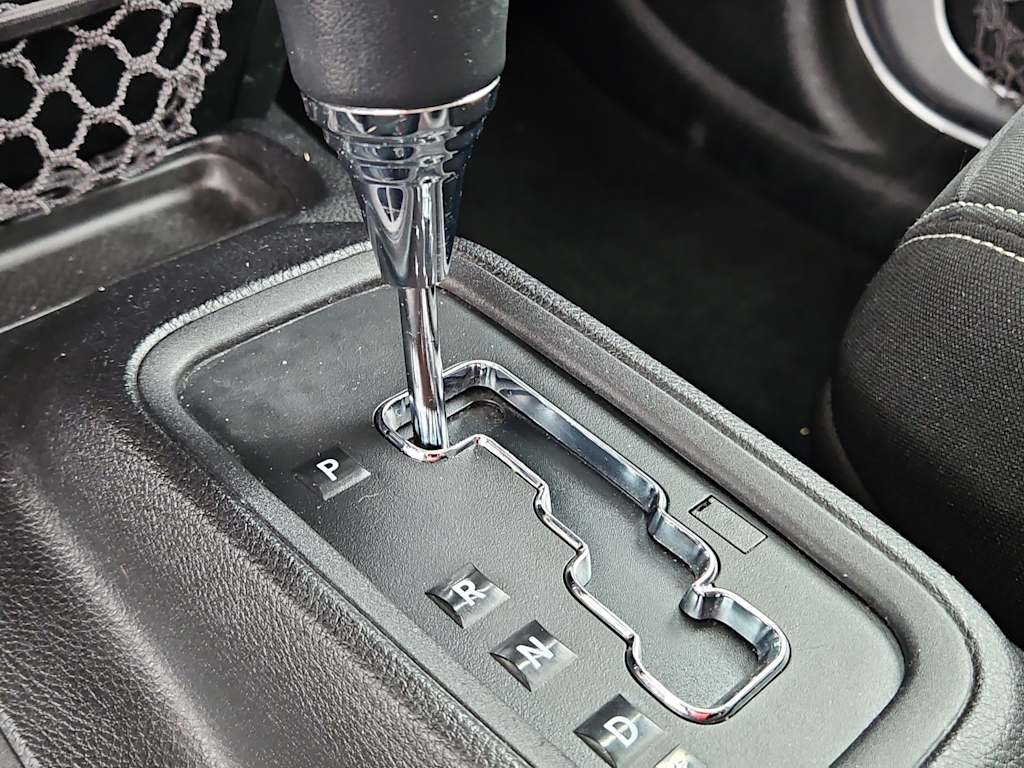 Thumbnail: 2016 Jeep Wrangler - 22