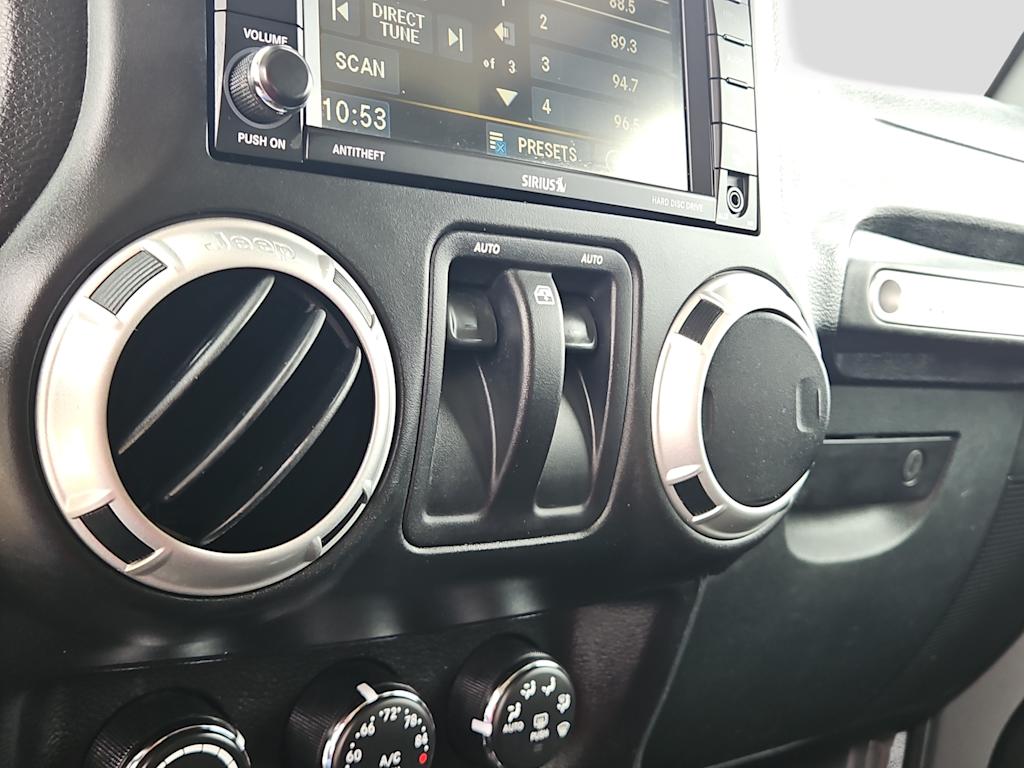 Thumbnail: 2016 Jeep Wrangler - 21