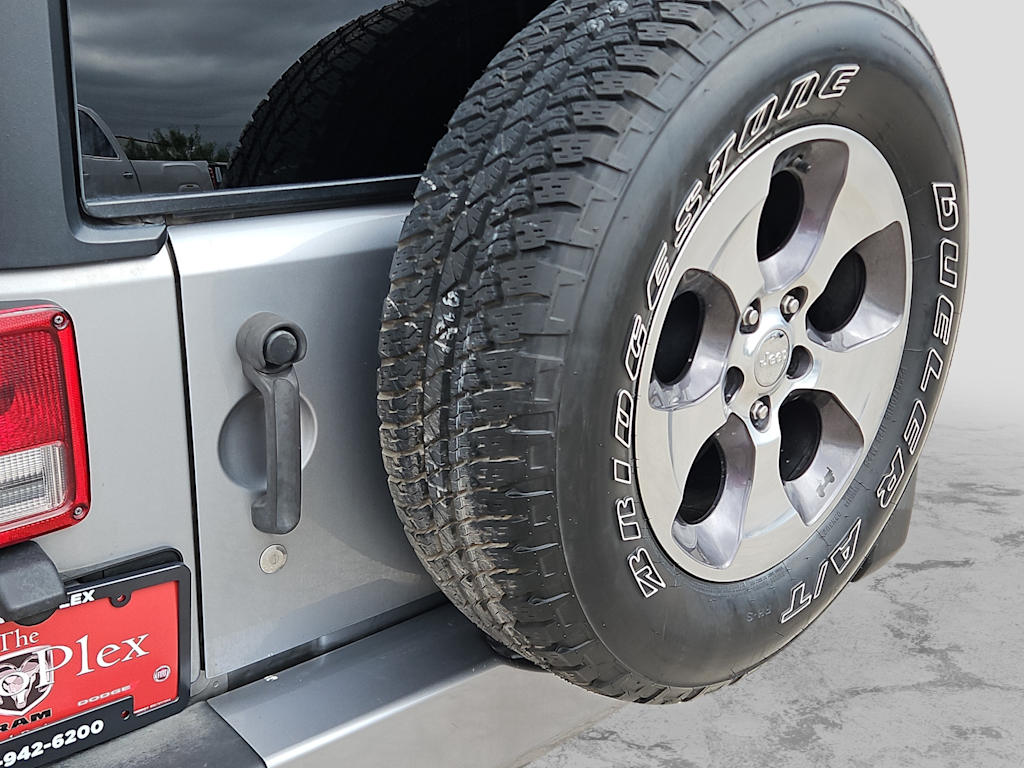 Thumbnail: 2016 Jeep Wrangler - 23