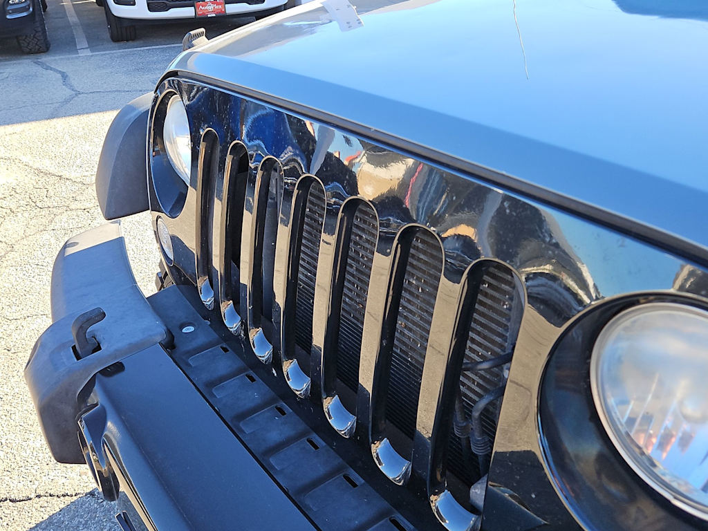 Thumbnail: 2015 Jeep Wrangler - 7