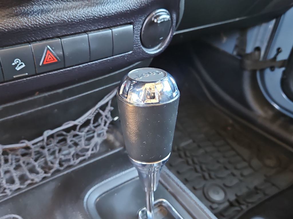 Thumbnail: 2015 Jeep Wrangler - 23