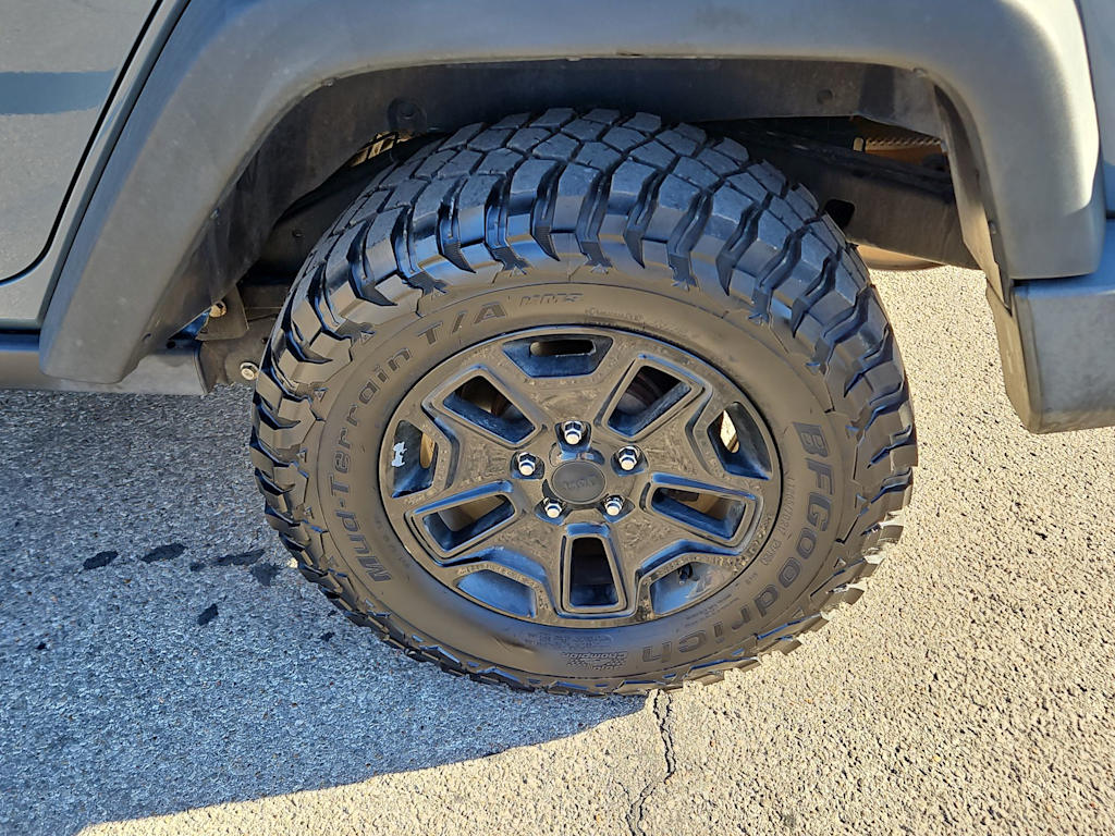 Thumbnail: 2015 Jeep Wrangler - 8