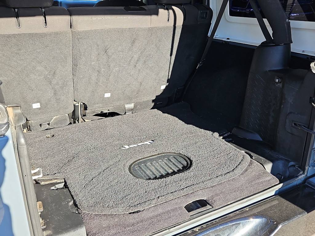 Thumbnail: 2015 Jeep Wrangler - 16