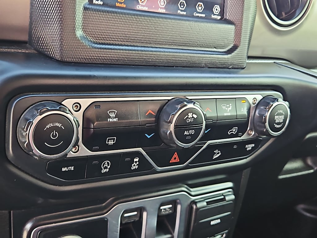 Thumbnail: 2019 Jeep Wrangler - 25