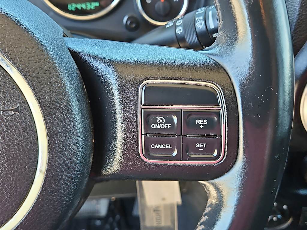 Thumbnail: 2015 Jeep Wrangler - 23