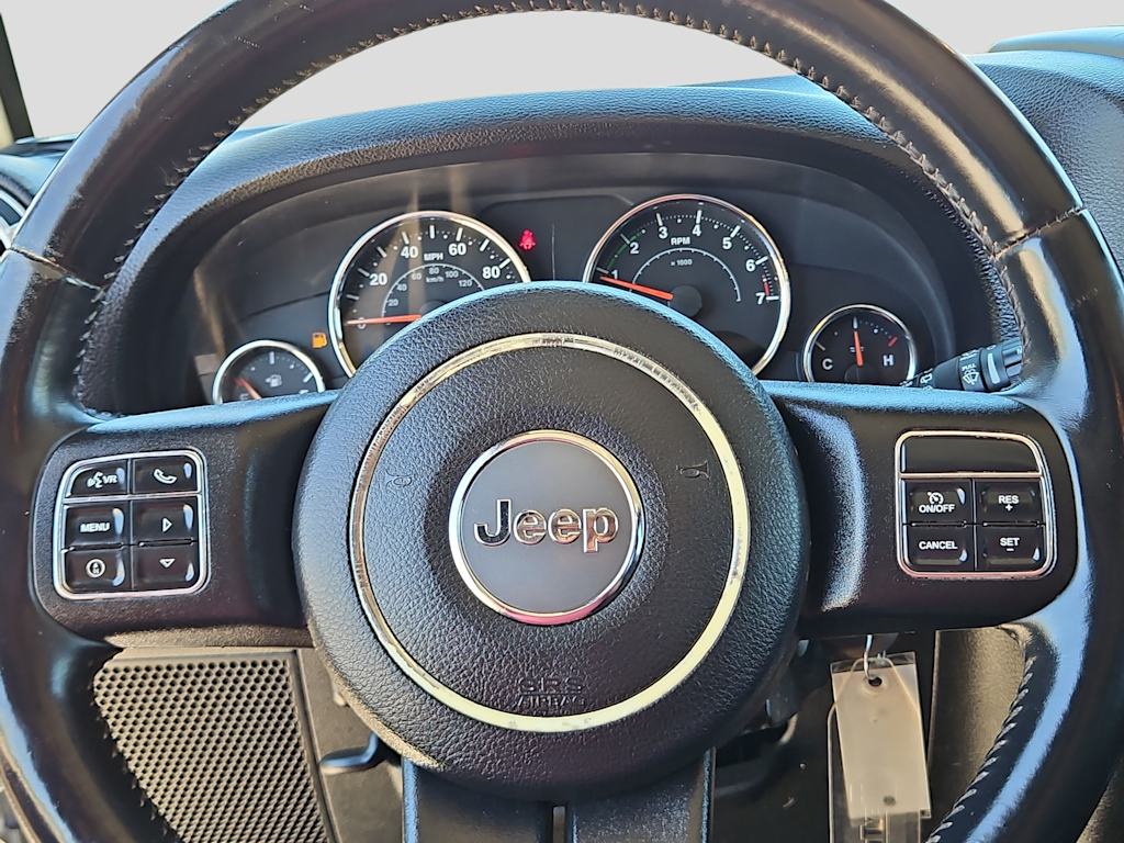 Thumbnail: 2015 Jeep Wrangler - 10