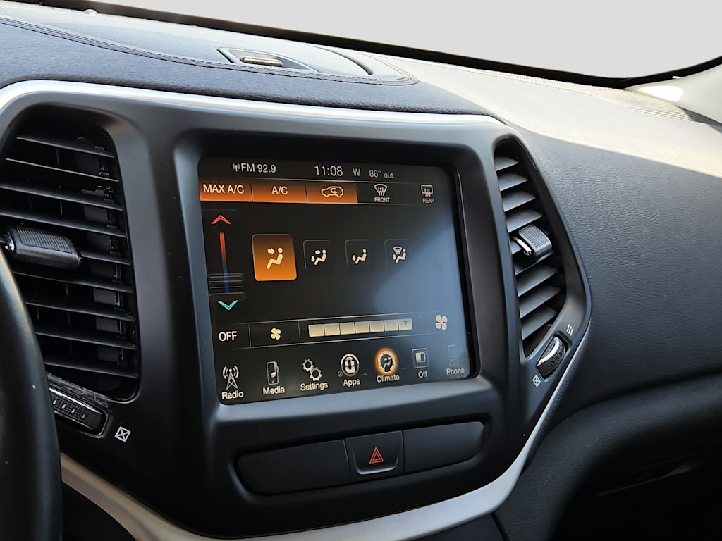 Thumbnail: 2017 Jeep Cherokee - 25