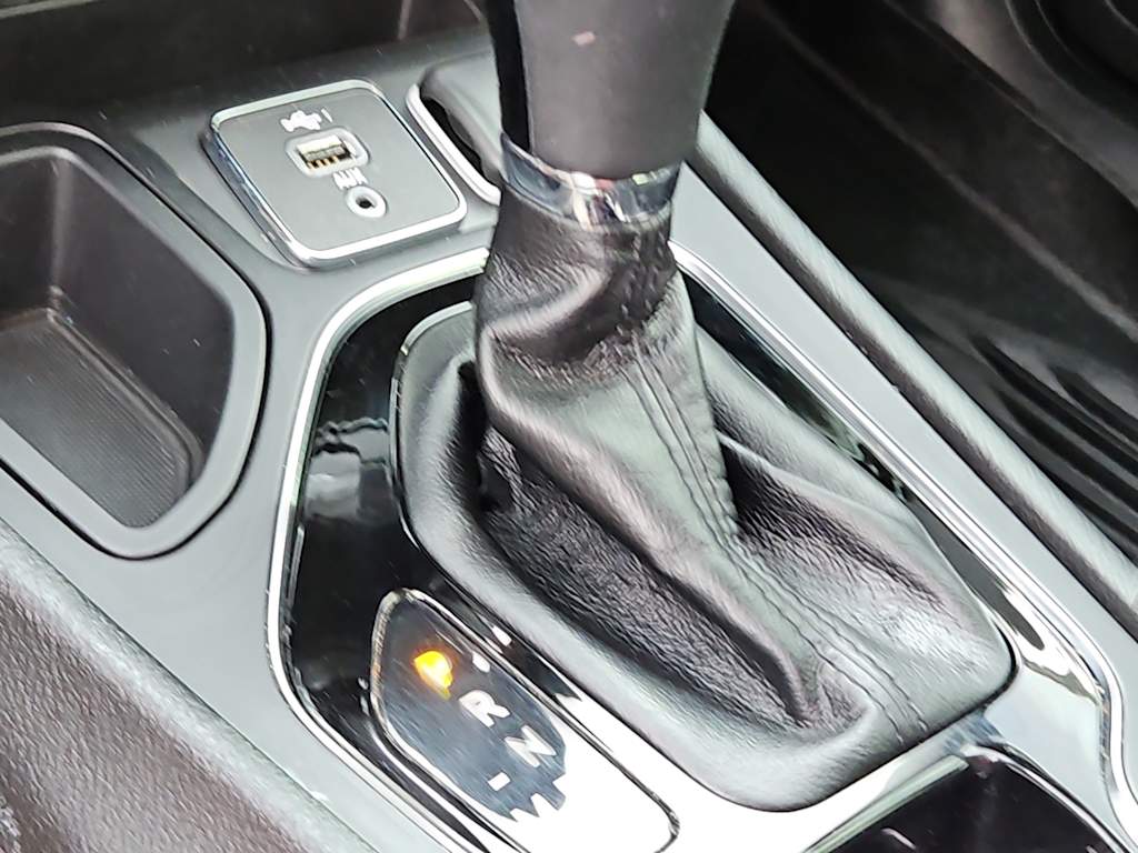 Thumbnail: 2021 Jeep Cherokee - 25