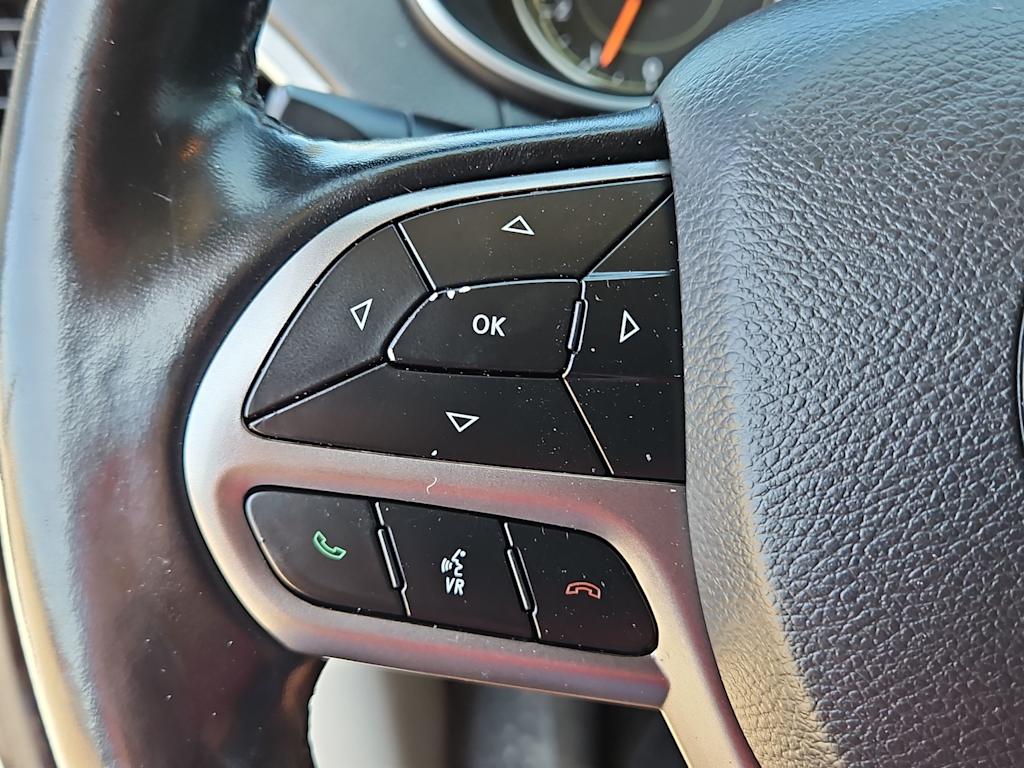 Thumbnail: 2020 Jeep Cherokee - 29
