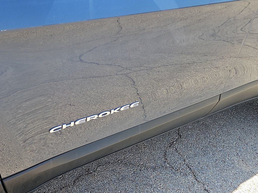 Thumbnail: 2020 Jeep Cherokee - 7