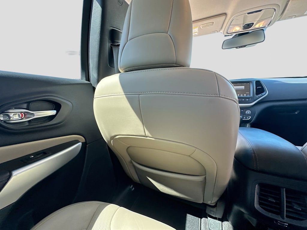 Thumbnail: 2018 Jeep Cherokee - 27