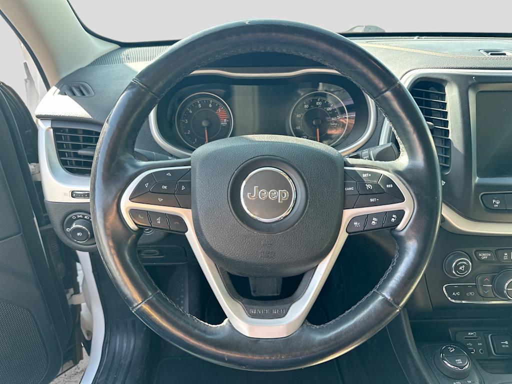 Thumbnail: 2018 Jeep Cherokee - 9