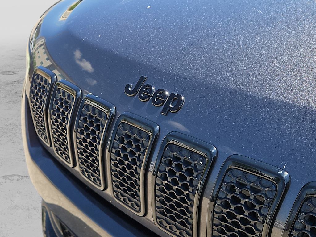 Thumbnail: 2020 Jeep Cherokee - 18