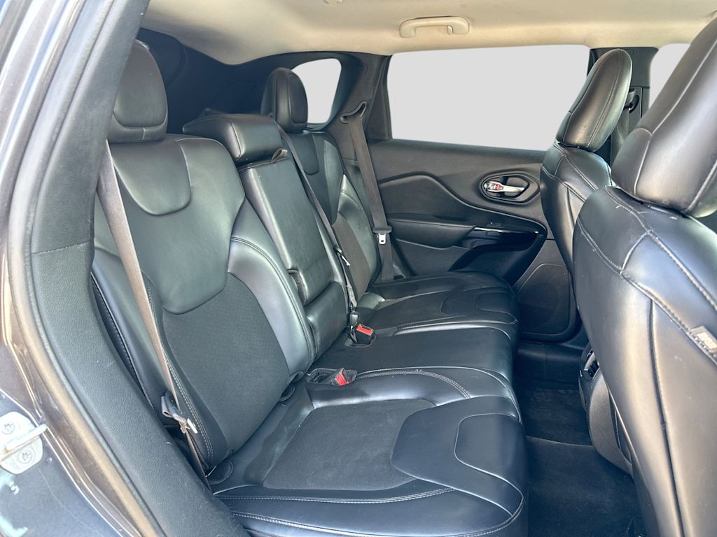 Thumbnail: 2020 Jeep Cherokee - 26