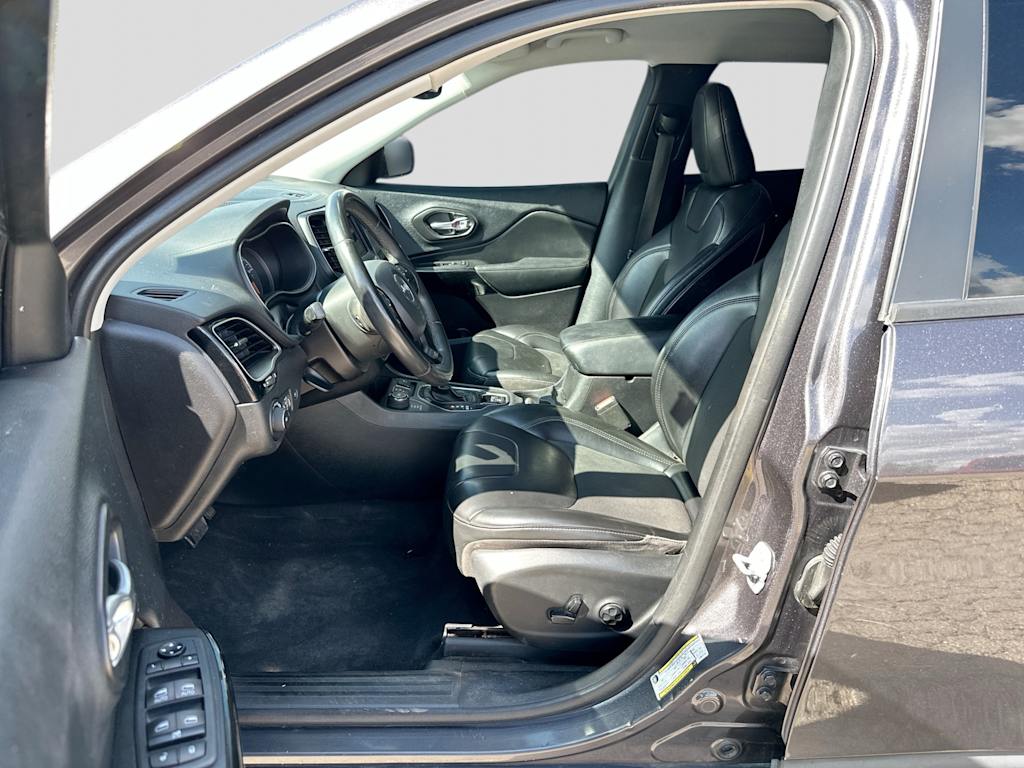 Thumbnail: 2020 Jeep Cherokee - 11