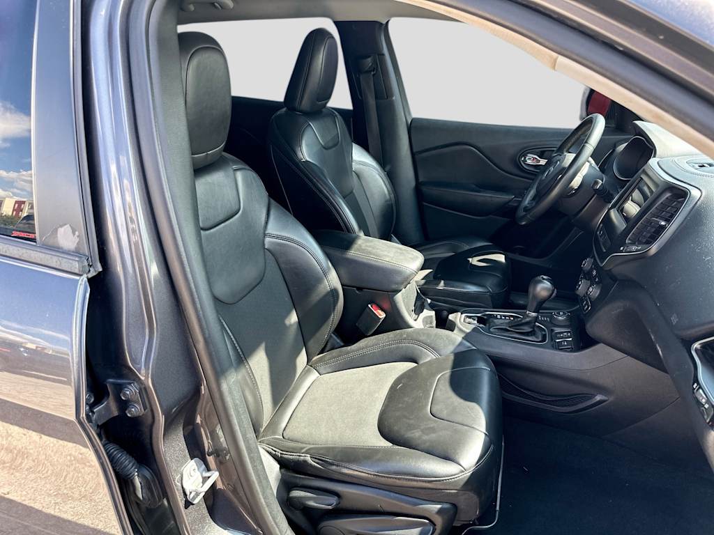 Thumbnail: 2020 Jeep Cherokee - 27