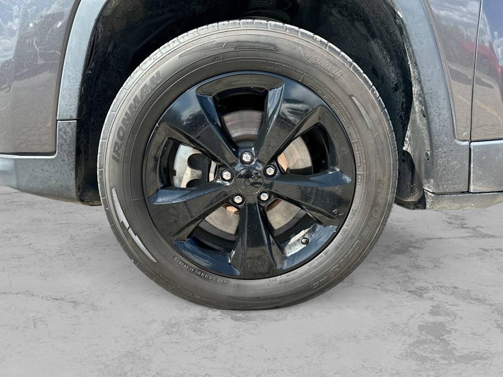Thumbnail: 2020 Jeep Cherokee - 8