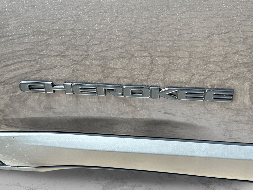 Thumbnail: 2020 Jeep Cherokee - 7
