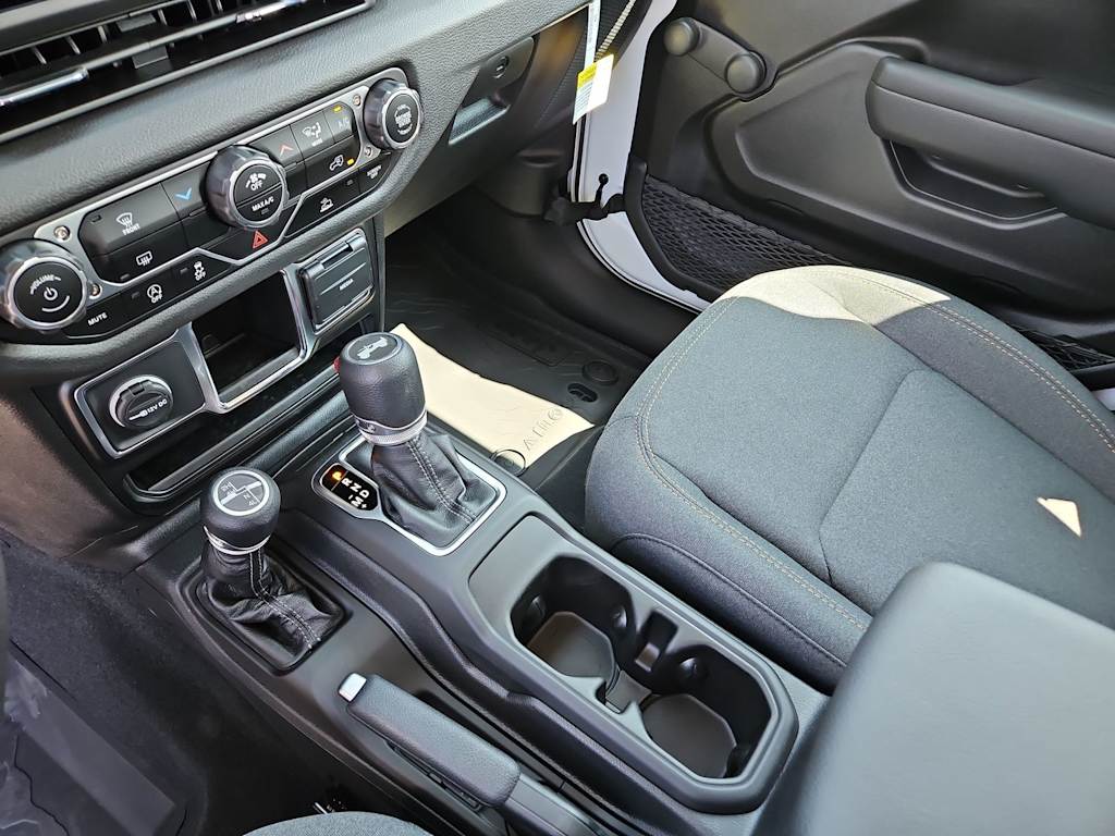 Thumbnail: 2024 Jeep Wrangler - 15