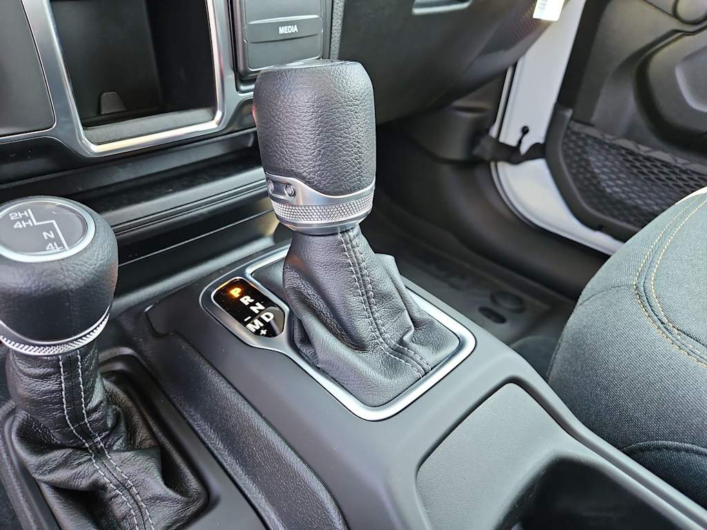 Thumbnail: 2024 Jeep Wrangler - 28