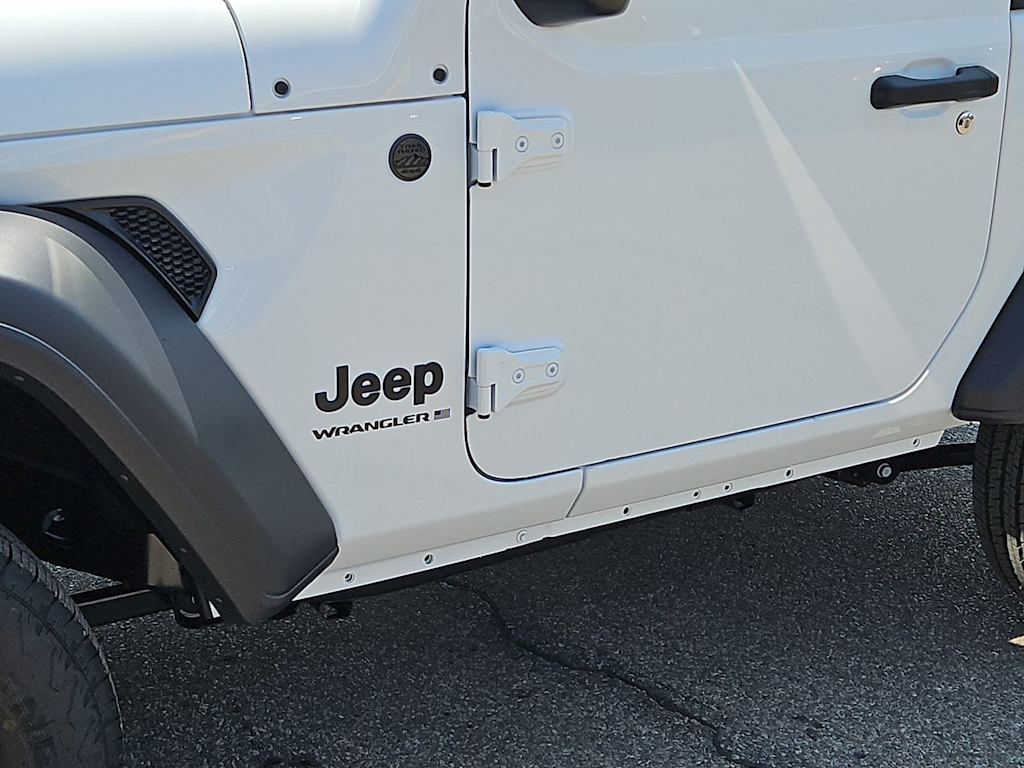 Thumbnail: 2024 Jeep Wrangler - 8