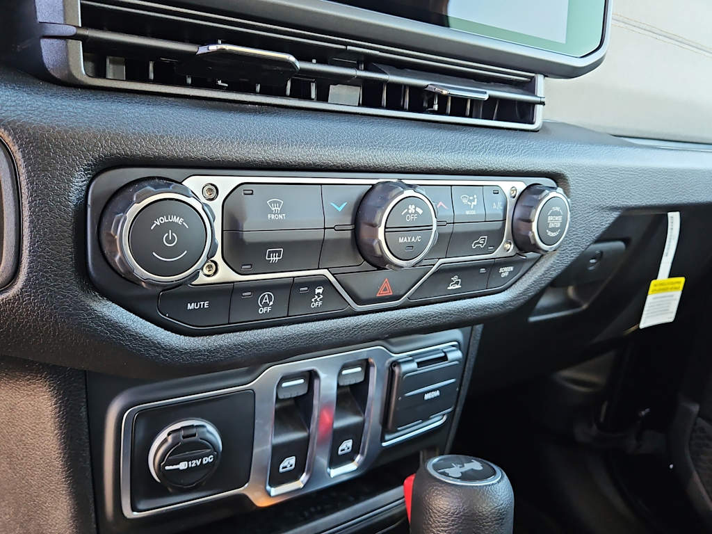 Thumbnail: 2026 Jeep Wrangler - 23