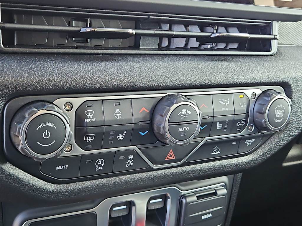 Thumbnail: 2026 Jeep Wrangler - 24