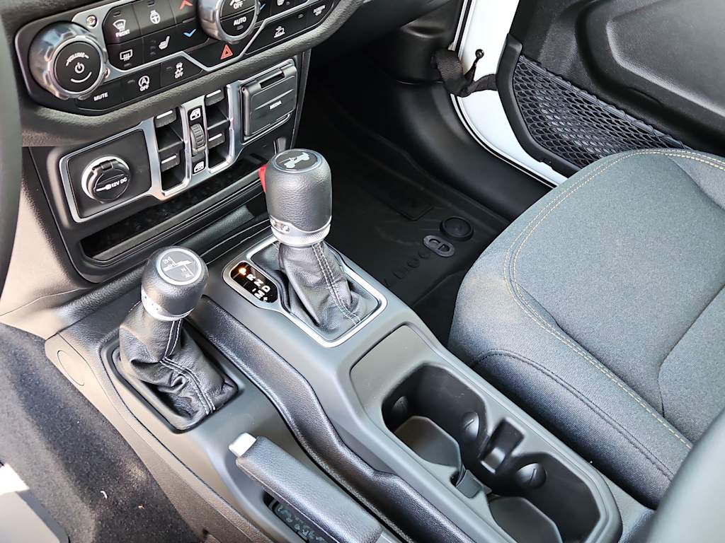 Thumbnail: 2025 Jeep Wrangler - 14